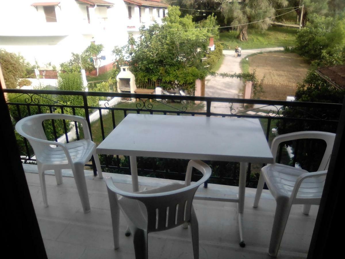 Georgina Family Apartments Mesongí Esterno foto